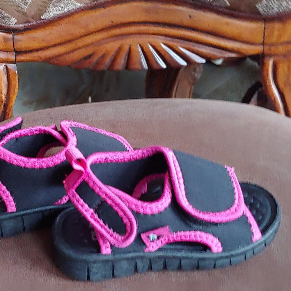 Sandals - Picture 2 of 4